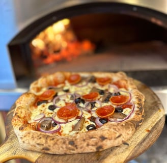 Find-Catering-food-mobile-pizza-van-nearme-book-christmas-party-corporate-event-wedding-birthday