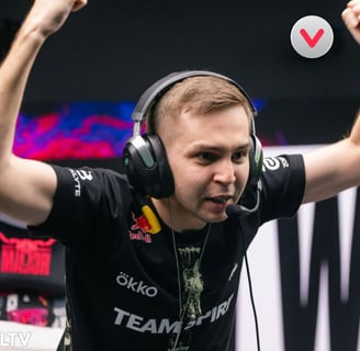 ЧТО ПРОИСХОДИТ НА MAJOR 2025 😱 VAVADA
