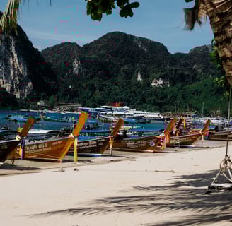 Island hopping in Koh Phi Phi