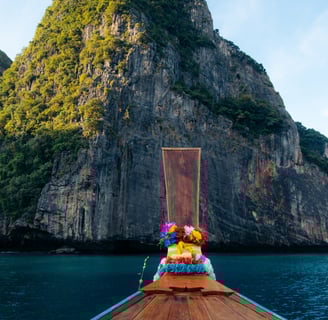 Island hopping on a long-tail boat in Phi phi Islands