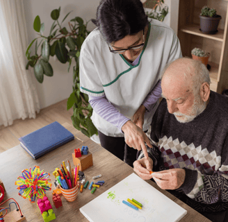 Panti Jompo atau Dementia Care Facility? Mengetahui Perbedaannya