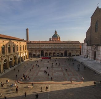 appartamento piazza maggiore casa agenzia immobiliare bologna compravendita affitto valutazione