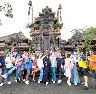 tour agent for bali tour, tana lot, nusa dua, penglipuran, kuta, nusa penida, sanur beach, canggu,