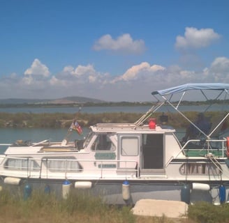 Njiva moored at Maguelone