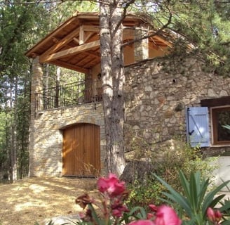 The old cottage and modern extension.