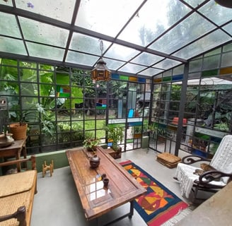 Decoración de casas, Integración del entorno natural, Ventanales panorámicos
