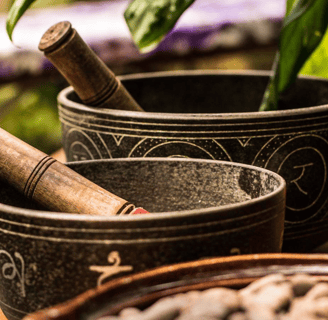 a variety of bowls with a variety of different types of bowls