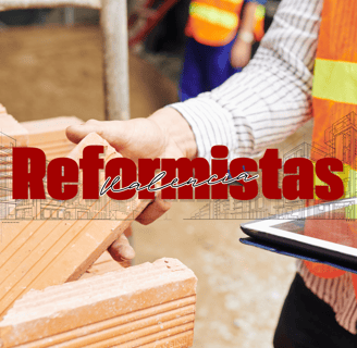 Diseño de hogar sostenible con materiales ecológicos y eficiencia energética en Valencia.