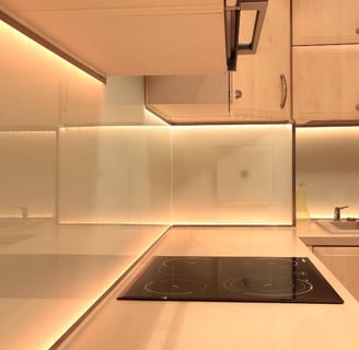 Diseño de cocina funcional y elegante por Reformistas Valencia