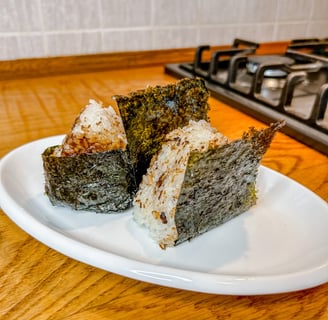 Yakionigiri | © Cookingwiththehamster