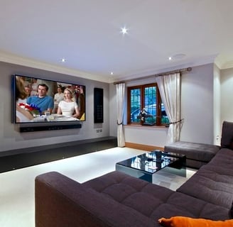 Artcoustic Home cinema setup in a living room