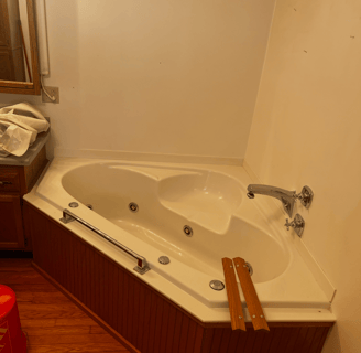 Madison WI Jacuzzi tub Removal | EZ Remodeling