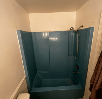 Madison WI | fiberglass bathtub demo before