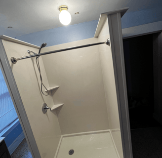 Madison WI clawfoot bathtub remodel | EZ Remodeling