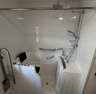 Madison WI Walk-in bathtub installl | EZ Remodeling
