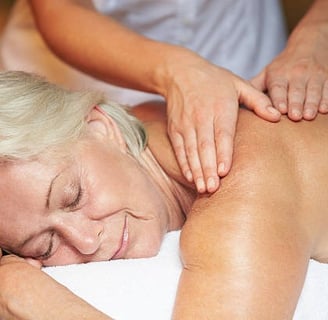 Massage pour senior cheng long Agde