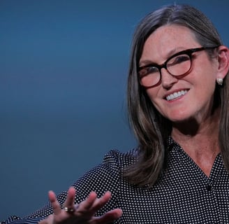 Cathie Wood, fundadora y CEO de Ark Invest, es conocida por su enfoque optimista hacia la tecnología
