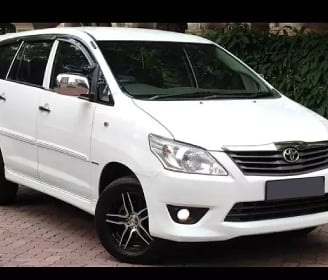 Toyota Innova taxi service in Amritsar to local and outstation for family
