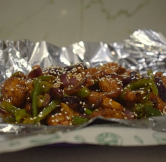 plating of dragon chicken .