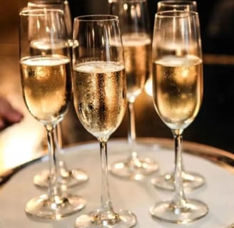 Locação de taças e copos para eventos - variedade de modelos para festas e recepções
