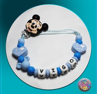 Personalizirana silikonska vezica za dudu s imenom bebe – baby plava