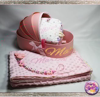 Unikatna poklon kolijevka za bebu s personaliziranim detaljima