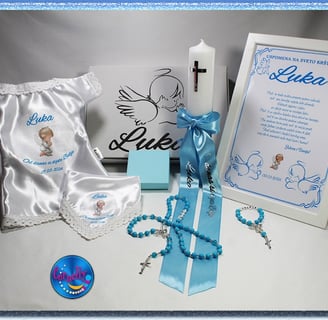 Krsni set za krštenje s personaliziranom košuljicom i krunicom