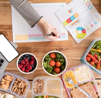 Aplikasi digital budgeting yang membantu anak kost mengatur pengeluaran makan agar tidak b