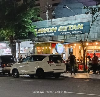 Kuliner Legendaris Khas Surabaya Rawon Setan
