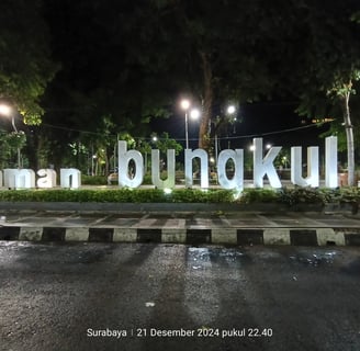 Ikon Wisata Kota Pahlawan Taman Bungkul Surabaya