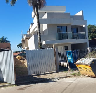Lindo Sobrado no Uberaba, Triplex,na Rua Maria Simao Campos 82