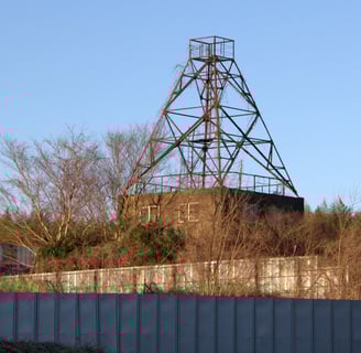 By 1972, opposition members had erected a 200-foot tower directly in the path of aircraft approaches