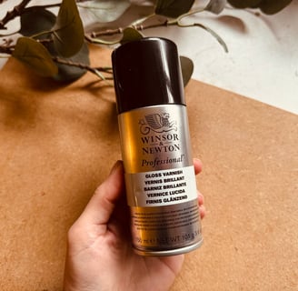 Spray gloss varnish