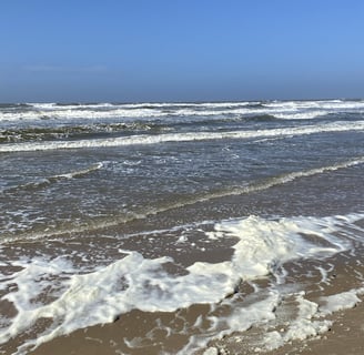 Wellen am Meer; Ute Hagmayer, Coach, Seelsorgerin und Mediatorin, Berlin-Zehlendorf