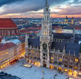 Ausblick auf München mit Kirchturm