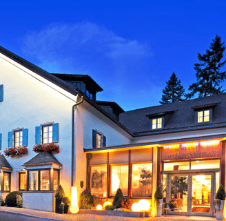 Das Romantik Hotel Stafler am Abend 