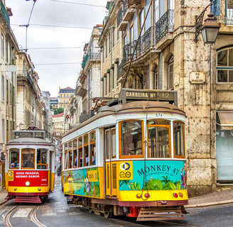 tramway dans les rue de Lisbonne