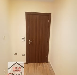 ابواب hpl غرف داخليه خشب طبيعي للفرغ الداخليه تصنيع علي حسب المقاس