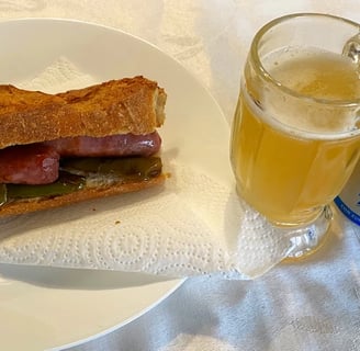 Bocadillo de longanizas con pimiento y cerveza Amstel 0.0% alcohol