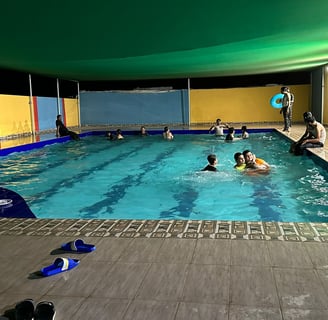 City Farmhouse large swimming pool