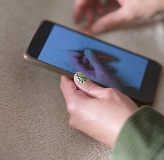 Pose avec Fiber Base pour des ongles naturels renforcés près de valras 