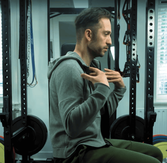 Nekspieren trainen met behulp van Youtube video