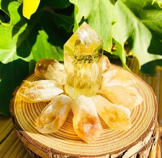 Citrine crystal to attract money