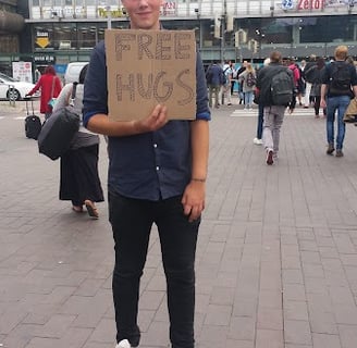Free Hugs