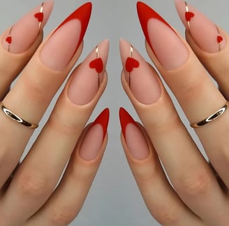 Uñas rojas con corazones