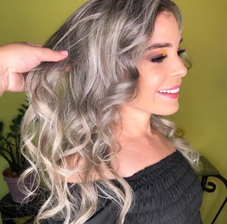 Amanda Amorim é uma profissional altamente qualificada, formada pela Academia de Ensino Vida Derm