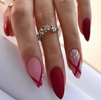 Uñas rojas mate