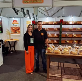 Murilo Pizura e Simony de Oliveira Pizura