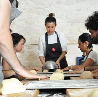 LEZIONE DI FOCACCIA IN PUGLIA FOCACCIA CLASS IN LOCOROTONDO