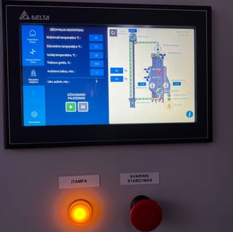 PLC valdiklis ir HMI valdymo pultas